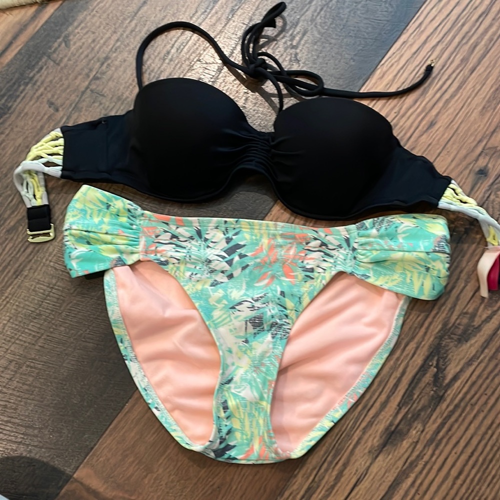 Victoria’s Secret Swim bandeau top 32C